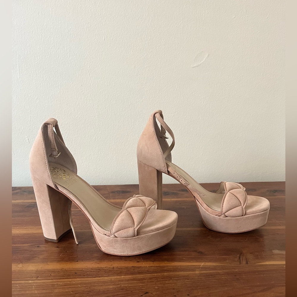 Vince Camuto Light beige platform sandals!